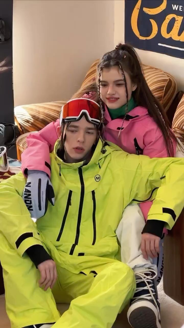 Snowears: Baggy-Fit Snow Jackets and Pants Built for the Slopes