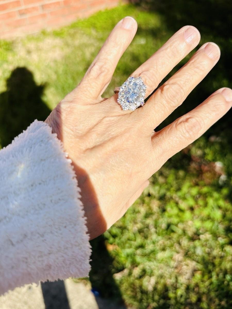 Doveggs Cathedral Cushion Halo Moissanite Engagement Ring